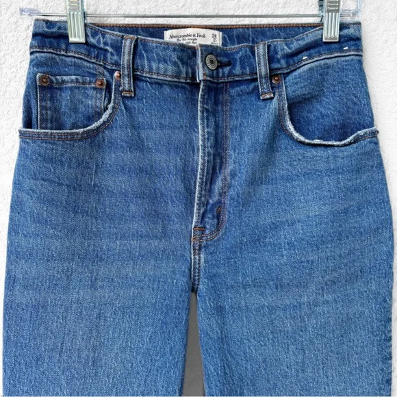 Abercrombie & Fitch Ultra High Rise 90s Straight Jean | Medium Raw Hem | NWOT - Picture 6 of 13